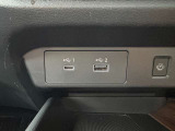 type-Aとtype-C付きなので車内での充電も安心♪