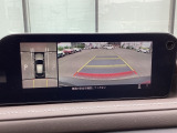 狭い場所での駐車やすれ違いなどでより的確な運転操作に役立つ360&deg;ビューモニターが装備されています。