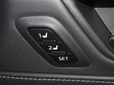 運転席のパワーシートは2名様分までメモリー機能付きです。