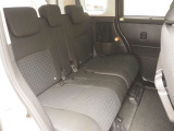 ゆとりある広々とした車内空間は、ドライブを始め買い物やレジャーなど、幅広く活躍します。一人でもみんなとでもお出かけを楽しみましょう!