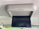 【フリップダウンモニター】大画面モニターで後席でもエンタメをお楽しみいただけます。小さなお子様にも大人気の装備です♪
