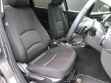 運転席のドアを開け、乗り込む際のイメージです。