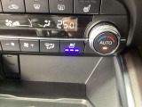 運転席と助手席にはシートヒーターはもちろんのこと、ベンチレーションも付いておりますので季節問わず快適にお過ごしいただけます。