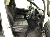 【運転席・助手席】です!実際お座りいただくのが分かりやすいと思いますので、ぜひお気軽にご来店ください♪状態もいいですよ☆