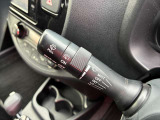動くタイミングを調整できる間欠式ワイパーは、車速に連動して間欠時間が変化する機能も備えて運転をサポートしてくれます!