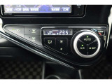 ★エアコンはオートタイプが装着済みです!オートモードにしておけば、車内温度を設定するだけで風の料や吹き出し口の切り替えを機械が行ってくれます!一年中快適な環境を作れますよ♪