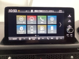 Honda CONNECTディスプレーはナビ、スマホ連携、車両情報表示、各種設定操作を一つに集約した高機能タッチパネル。直感的に使える便利なインターフェースです。