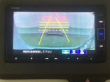 バックでの車庫入れも安心です! リアカメラが付いているバックモニター付のナビを装備しております。操作線もついており距離感も画面から確認できます。