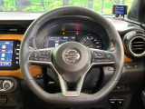 【純正革巻きステアリング】上質な革を使用することで、手にしっかり馴染みとても運転しやすいハンドルです♪