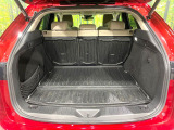 後席を格納すると、これだけの広さが!シーンに合わせたシートアレンジで、大きな荷物も積むことが出来ます♪