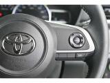 レーダークルーズコントロール(全車速追従機能付)付きです。車速に応じて追従支援してくれるので、ロングドライブも快適です。詳細は販売店スタッフまでおたずねください。