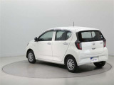 トヨタ高品質中古車洗浄「まるまるクリン」 外装はもちろん、内装はシートを外して見えないところまで徹底洗浄!お客様に責任を持って安心と美しさをお届けします!