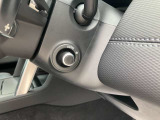 【電動コラム】シートメモリーと合わせて使用すると複数人運転する場合は、お好きなポジションを記憶する事ができます。細かな調節も可能なため、ストレスなく運転が出来ます。