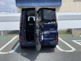 ホンダの新車も全て取り扱っております。ホンダの整備士がいるサービス工場も併設しているので、点検、整備、車検、全てお任せ下さい。店内は落ち着いたショールームにキッズスペースもございます。