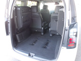 リア席跳ね上げれば広々とした空間の出来上がり!荷物が沢山載せられます!
