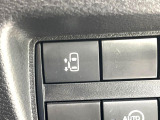 【パワースライドドア】スマートキーや運転席のスイッチでスライドドアの開閉が可能♪電動だから力を入れてドアを開ける必要が無く、小さいお子様でも、重い荷物を持っている時もラクに開け閉めできます♪