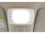 プラズマクラスター付ルームランプが付いてます!車室内に浮遊するカビ菌を分解・除去してくれます♪