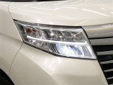 LEDヘッドライトです。デザイン性がよくとても明るいので、夜間の走行や悪天候でも安心です。しかも長寿命!