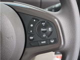 ◆アダプティブクルーズコントロール◆予め設定した車速内でクルマが自動的に加減速。前走車との適切な車間距離を維持しながら追従走行します。【LKAS】車線維持支援システムでステアリング操作を支援。