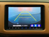 バックでの車庫入れも安心です! リアカメラが付いているバックモニター付のナビを装備しております。操作線もついており距離感も画面から確認できます。