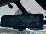スマートルームミラーになっています 7人乗車時でも後方確認ができます