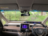 フロントガラスが大きく、ワイドな視界で運転もしやすくなるように、設計されています。