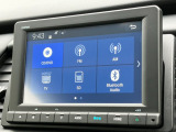 純正8インチインターナビ付きでフルセグ・DVD再生・Bluetoothなど付いてとても便利な車両です♪