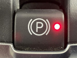 【電動パーキングブレーキ】パーキングブレーキを指先だけで操作可能です!力の弱い人にも安心してブレーキをかけていただけます!