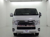 トヨタが誇る商用バン!信頼性も高いハイエース!
