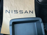 助手席シートアンダーボックスにも荷物が入ります。小物類の整理にも活躍します。