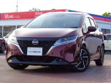 最大95項目の納車前点検整備を実施し、さらに1ヵ月又は1000Km点検が無料で受けられます。日産中古車はバッテリーも保証の対象。保証修理、点検・整備は全国2000カ所の日産サービス工場でサポート。