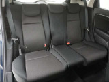 2列目シートは座面がフラットになっており、乗り降りがしやすくなっております。