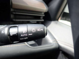 ハイビームアシスト機能が装備されており対向車が接近すると自動的にロービームに切り替えてくれる便利な機能になっております♪