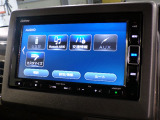 CD、DVD、Bluetooth、AM、FM、AUX、スマートフォン接続ができます。