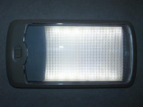 LED荷室灯です。明るい光で荷室内を照らし、暗い場所での積み下ろしをサポートしてくれます。
