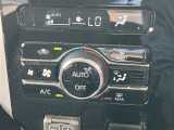オートエアコンは、気温を設定すれば自動調整。車内をいつでも快適空間にしてくれます♪