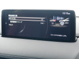 こちらのお車には先進安全装備が多数搭載されています。衝突被害を回避あるいは軽減するためのブレーキや、後方死角からの接近警報、車線逸脱を防止する警報装置など、詳しくはスタッフまでお尋ねください。