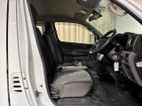 運転席も広々でゆったりとした気分で運転できます☆