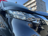 【LEDヘッドランプ】鮮やかな白色光で、クリアな視界を確保するLEDヘッドランプ装備