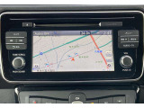 NissanConnect ナビゲーションシステム(地デジ内蔵)(9インチワイドディスプレイ、ハンズフリーフォン、VICS(FM多重)、ボイスコマンド、Bluetooth対応、USB接続、HDMI接続、Apple CarPlay連携)。