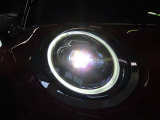 LEDオートヘッドライト&フォグライトを搭載しております。前方を明るく照らし夜間走行時に非常に重宝いたします。