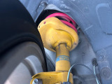 【ビルシュタイン製ダンパー】高速走行時の車両安定性を向上させてくれる人気の装備。街乗りの乗り心地も犠牲にせず、スポーティな走行をお楽しみいただけます♪