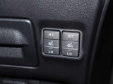 運転席、助手席はシートヒーター付きです!温度は2段階の切り替えです♪