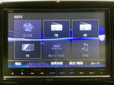 ナビゲーションはフルセグTV対応のGathers純正メモリーナビを搭載しています。Bluetoothオーディオ機能がありますので、スマートフォンなどの音楽も再生できます。