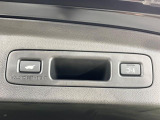 【パワーバックドア】スマートキーや運転席のボタンを押すだけでリアゲートが自動で開閉します!荷物を持っている時や、高い位置にあるバックドアを閉める際に便利な機能です♪