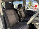 運転席シート廻りは使用感も少なく、良好な状態となっています。前オーナー様が丁寧に使っていたことがよくわかりますね。