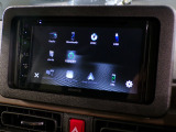 CD、DVD、Bluetooth、AM、FM、AUX、スマートフォン接続ができます。