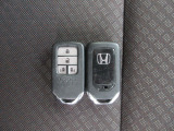 スマートキー付!キーを取り出さなくてもドアロックの施錠・開錠、エンジンの始動が出来ます!雨の日や荷物の多い日にとても便利ですね♪
