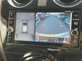 アラウンドビューモニターです!上空から貴方のお車をモニタニングしている様に車両の周りの安全確認が出来ます!