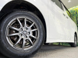【16インチアルミホイール】外観にマッチしたアルミホイールを装着しております。各種アルミホイールや、スタッドレスタイヤも取扱いしております。是非ご相談ください♪